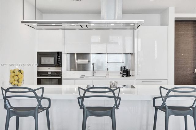 1000 Brickell Plaza PH5106, Miami, FL 33131