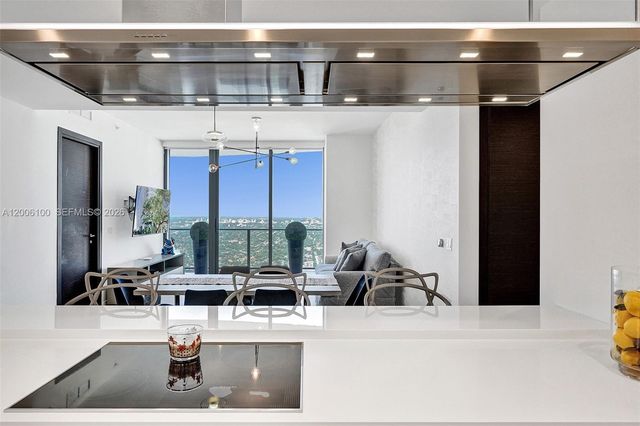 1000 Brickell Plaza PH5106, Miami, FL 33131