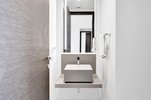 1000 Brickell Plaza PH5106, Miami, FL 33131