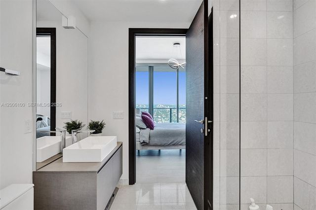 1000 Brickell Plaza PH5106, Miami, FL 33131