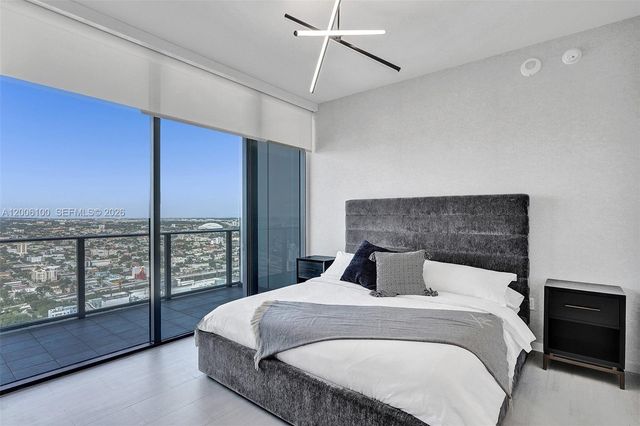 1000 Brickell Plaza PH5106, Miami, FL 33131