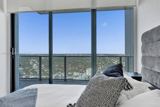 1000 Brickell Plaza PH5106, Miami, FL 33131