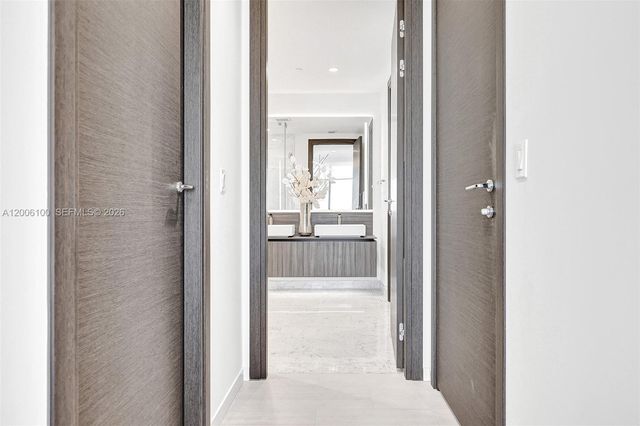 1000 Brickell Plaza PH5106, Miami, FL 33131