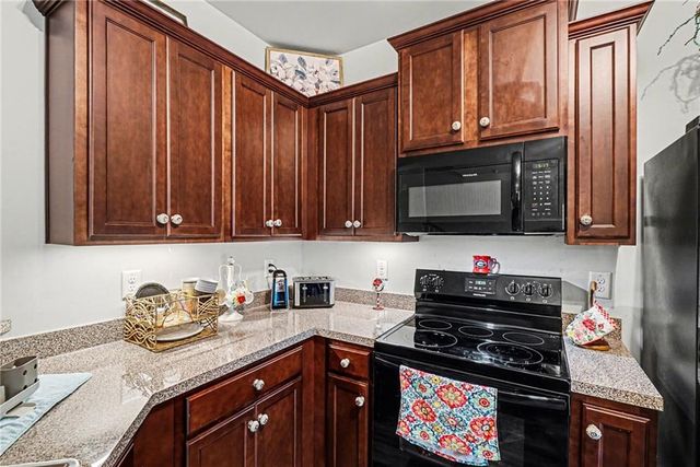 118 Spring Way Square, Canton, GA 30114