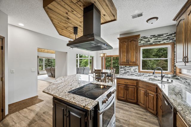 2801 263rd Avenue NE, Isanti, MN 55040
