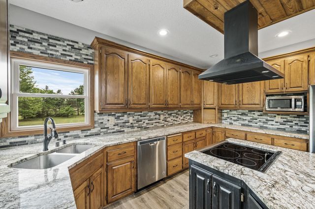2801 263rd Avenue NE, Isanti, MN 55040