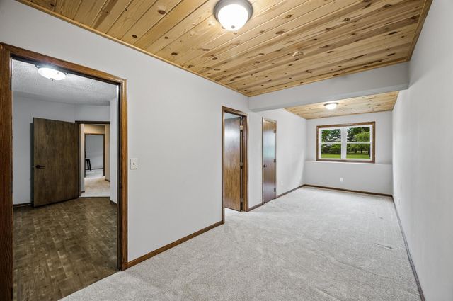 2801 263rd Avenue NE, Isanti, MN 55040