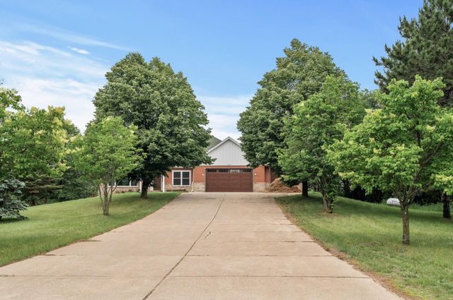 2801 263rd Avenue NE, Isanti, MN 55040