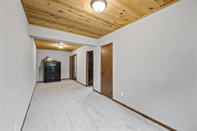 2801 263rd Avenue NE, Isanti, MN 55040