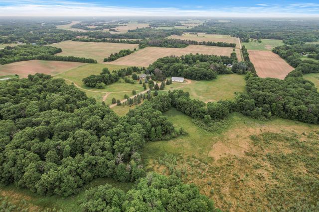 2801 263rd Avenue NE, Isanti, MN 55040