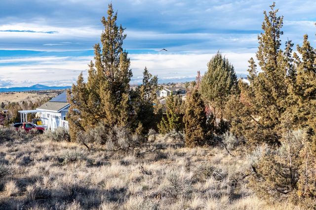 362 SE Wildflower Drive, Madras, OR 97741