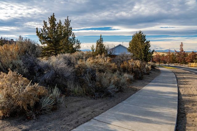 362 SE Wildflower Drive, Madras, OR 97741