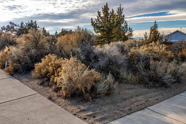 362 SE Wildflower Drive, Madras, OR 97741