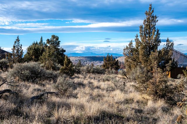 362 SE Wildflower Drive, Madras, OR 97741