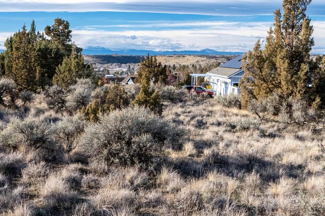 362 SE Wildflower Drive, Madras, OR 97741