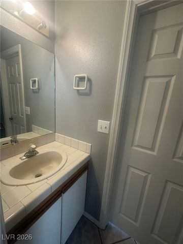 1600 North Torrey Pines Drive 102, Las Vegas, NV 89108