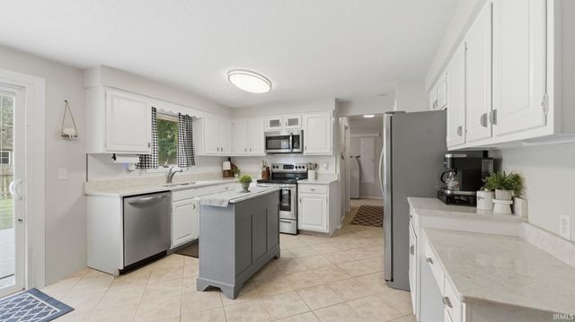 8112 Tewksbury Court, Fort Wayne, IN 46835