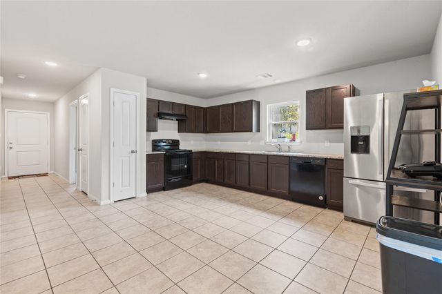 2521 Papoose Trail, Willis, TX 77378