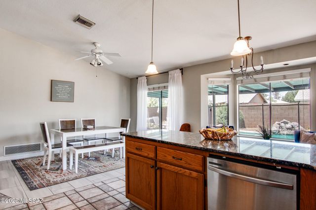 1480 W Canyon Shadows Lane, Tucson, AZ 85737