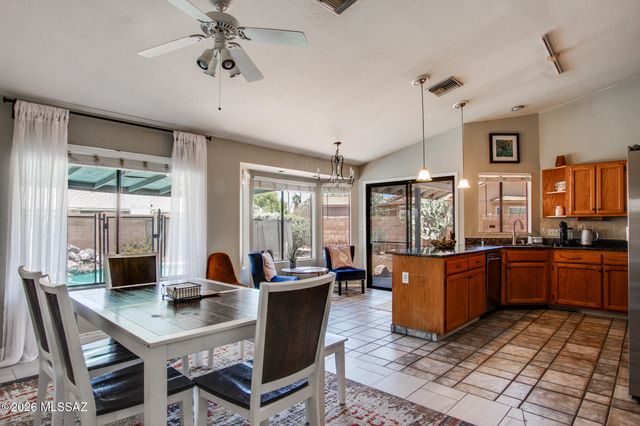 1480 W Canyon Shadows Lane, Tucson, AZ 85737