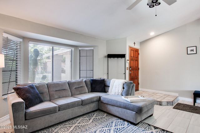 1480 W Canyon Shadows Lane, Tucson, AZ 85737