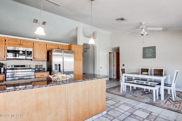 1480 W Canyon Shadows Lane, Tucson, AZ 85737