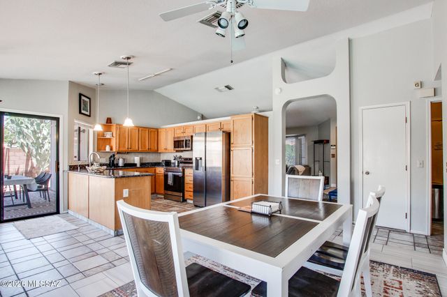 1480 W Canyon Shadows Lane, Tucson, AZ 85737