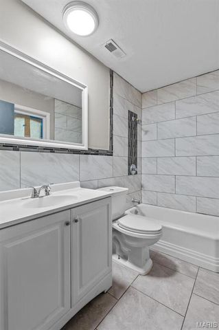 12 Country Lane, Florissant, MO 63033