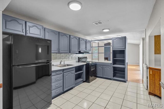 12 Country Lane, Florissant, MO 63033