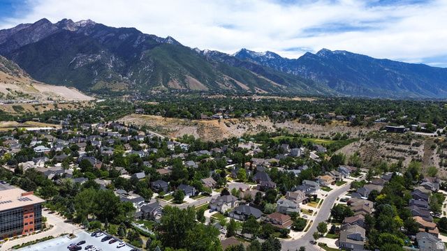 2747 E PALMA WAY, Cottonwood Heights, UT 84121