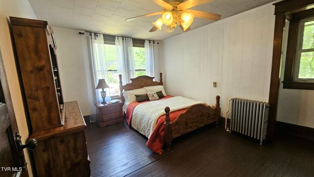 736 Northwest The Terrace Street, Norton, VA 24273