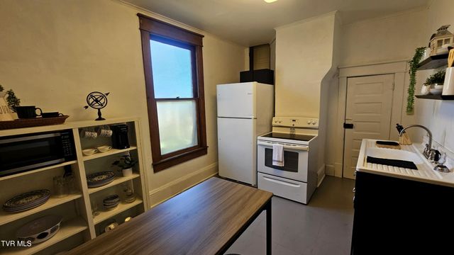736 Northwest The Terrace Street, Norton, VA 24273