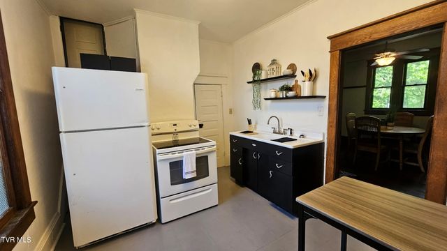 736 Northwest The Terrace Street, Norton, VA 24273