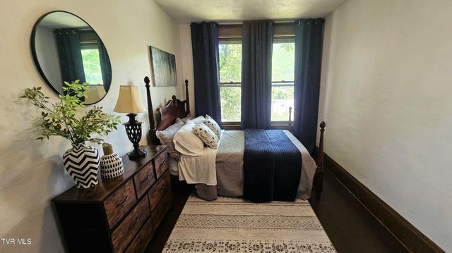736 Northwest The Terrace Street, Norton, VA 24273