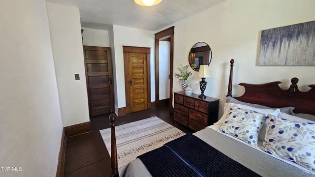 736 Northwest The Terrace Street, Norton, VA 24273