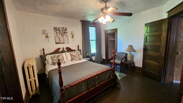 736 Northwest The Terrace Street, Norton, VA 24273