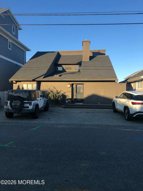 232 Hayes Court, Lavallette, NJ 08735