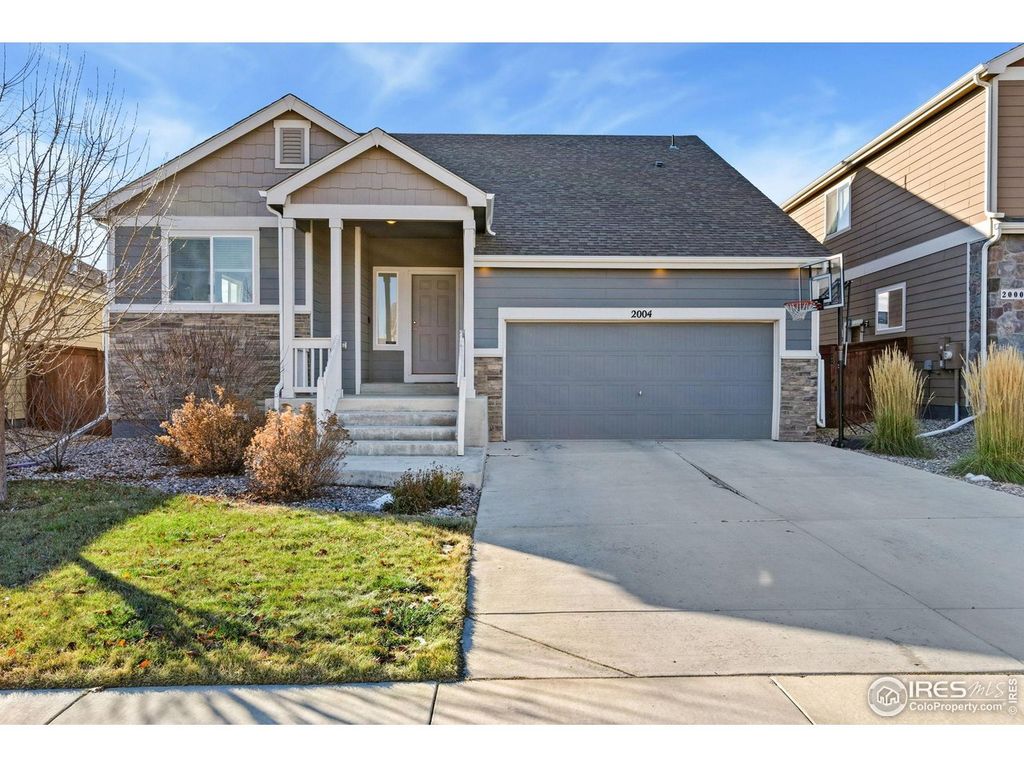 2004 Thundercloud Dr, Windsor, CO 80550