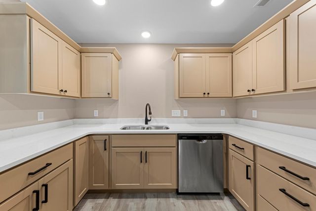 3200 Noble Drive, Mankato, MN 56001