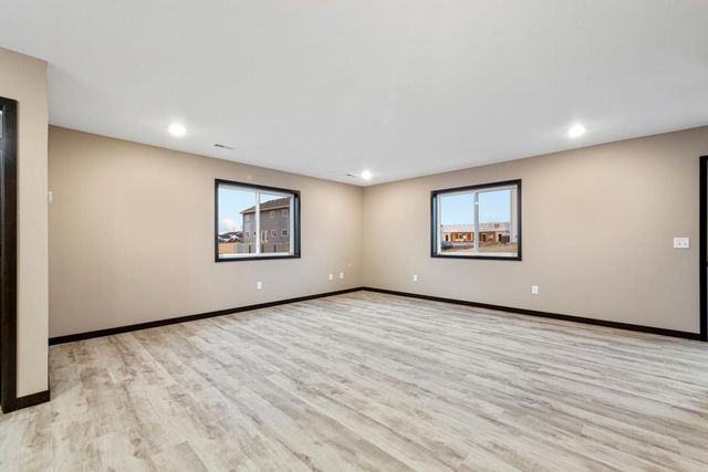 3200 Noble Drive, Mankato, MN 56001