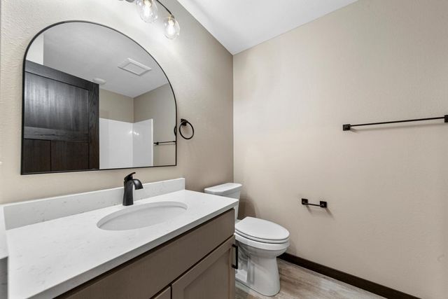 3200 Noble Drive, Mankato, MN 56001