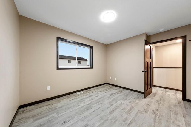 3200 Noble Drive, Mankato, MN 56001