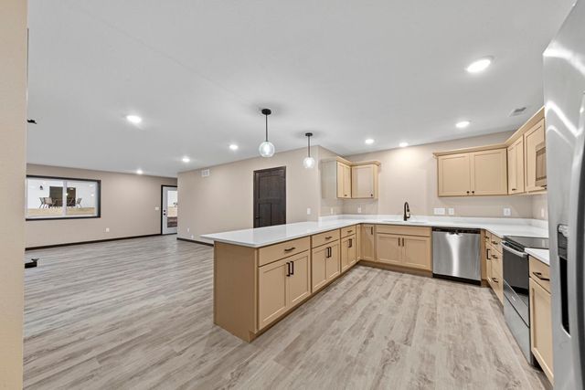 3200 Noble Drive, Mankato, MN 56001