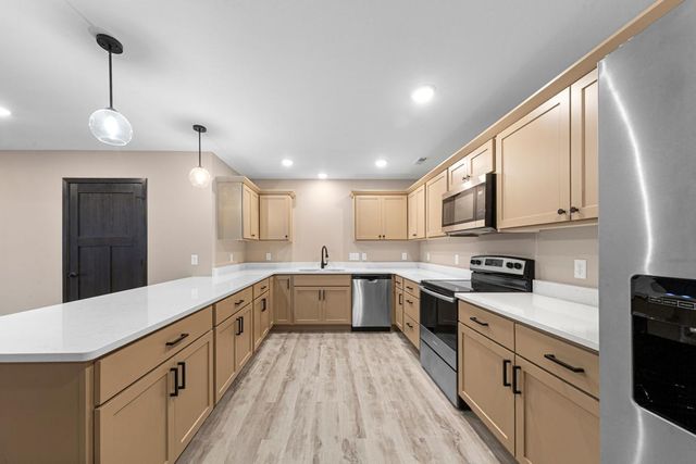 3200 Noble Drive, Mankato, MN 56001