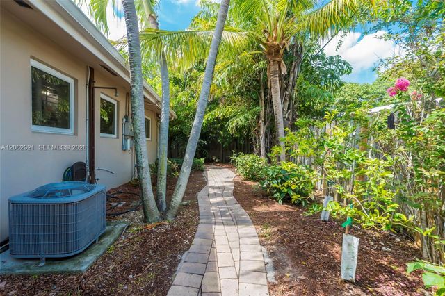 2115 NE 15th Avenue, Wilton Manors, FL 33305