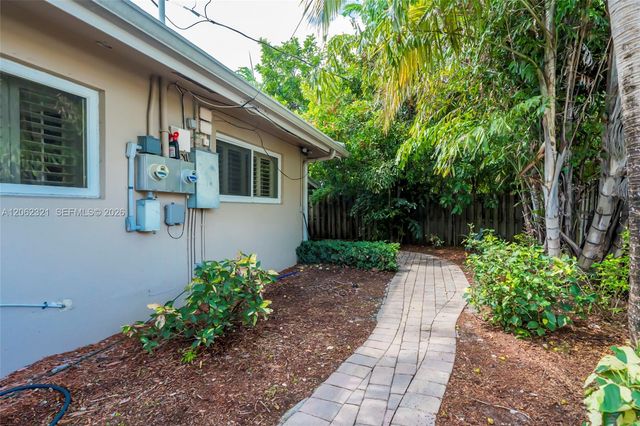 2115 NE 15th Avenue, Wilton Manors, FL 33305