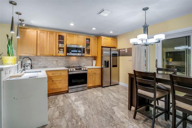 2115 NE 15th Avenue, Wilton Manors, FL 33305