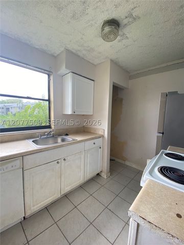 820 N Franklin Ave 820J, Homestead, FL 33034