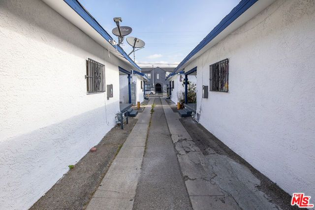 810 W 43rd Street, Los Angeles, CA 90037