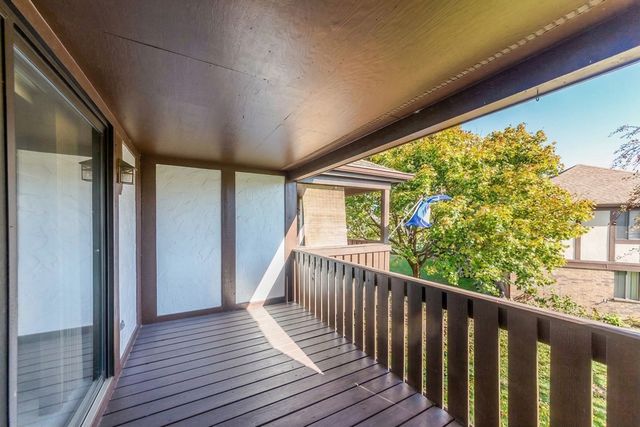 631 Cross Creek Drive C, Roselle, IL 60172